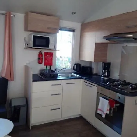 Mobilhome Julien En Born سان جوليان-أون-بورن